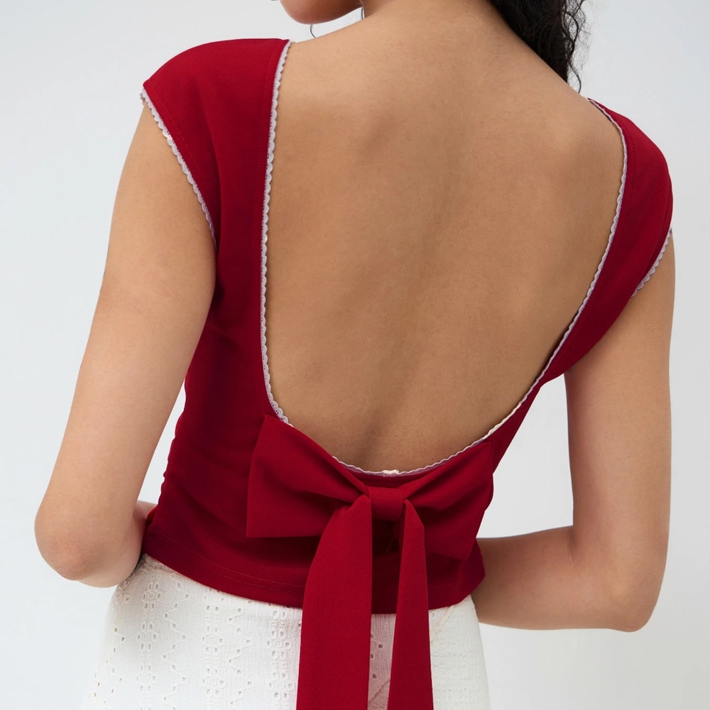 NWT Cider Red Backless Bow Top With White Lace Trim